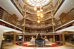 黃金5號遊輪大廳