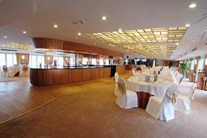 世紀天子號遊輪餐廳