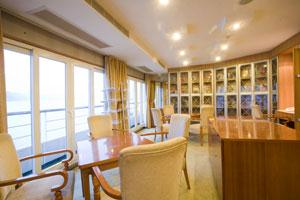 星際領航號遊輪閱覽室